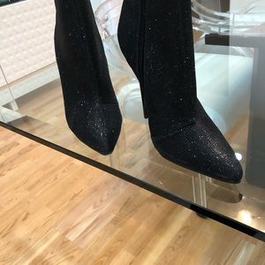Booties Glamour Brand New sz7 4.5 heel